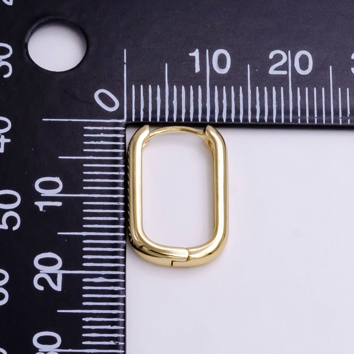 14K Gold Filled 18mm Oblong Minimalist Huggie Hoop Earrings | AE1101 - DLUXCA