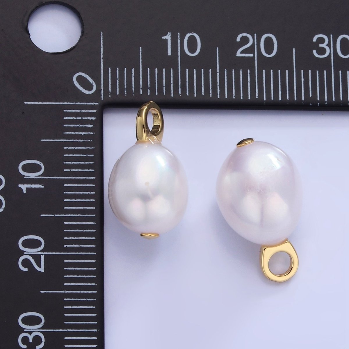 14K Gold Filled 18mm White Oval Freshwater Pearl Drop Pendant | P1733 - DLUXCA