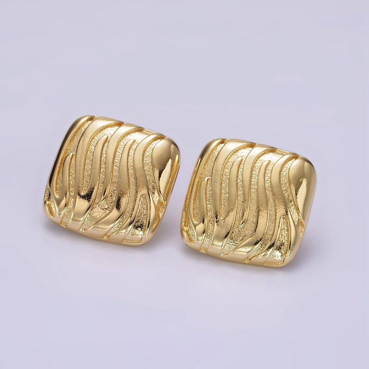14K Gold Filled 20mm Curved Lined Textured Square Stud Earrings | AE341 - DLUXCA