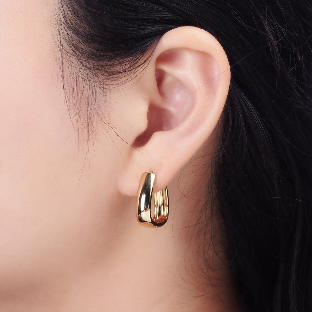 14K Gold Filled 20mm Minimalist Band Triangle Huggie Hoop Earrings | AE901 - DLUXCA