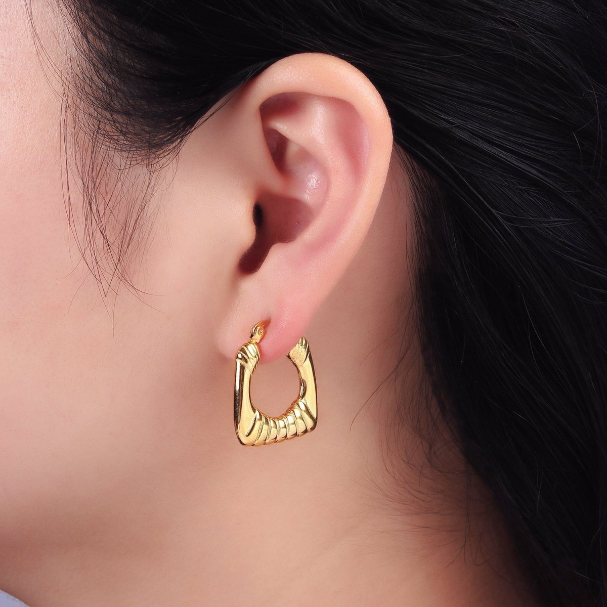 14K Gold Filled 25mm Quilted Puffed Square Minimalist Latch Hoop Earrings | AE412 - DLUXCA