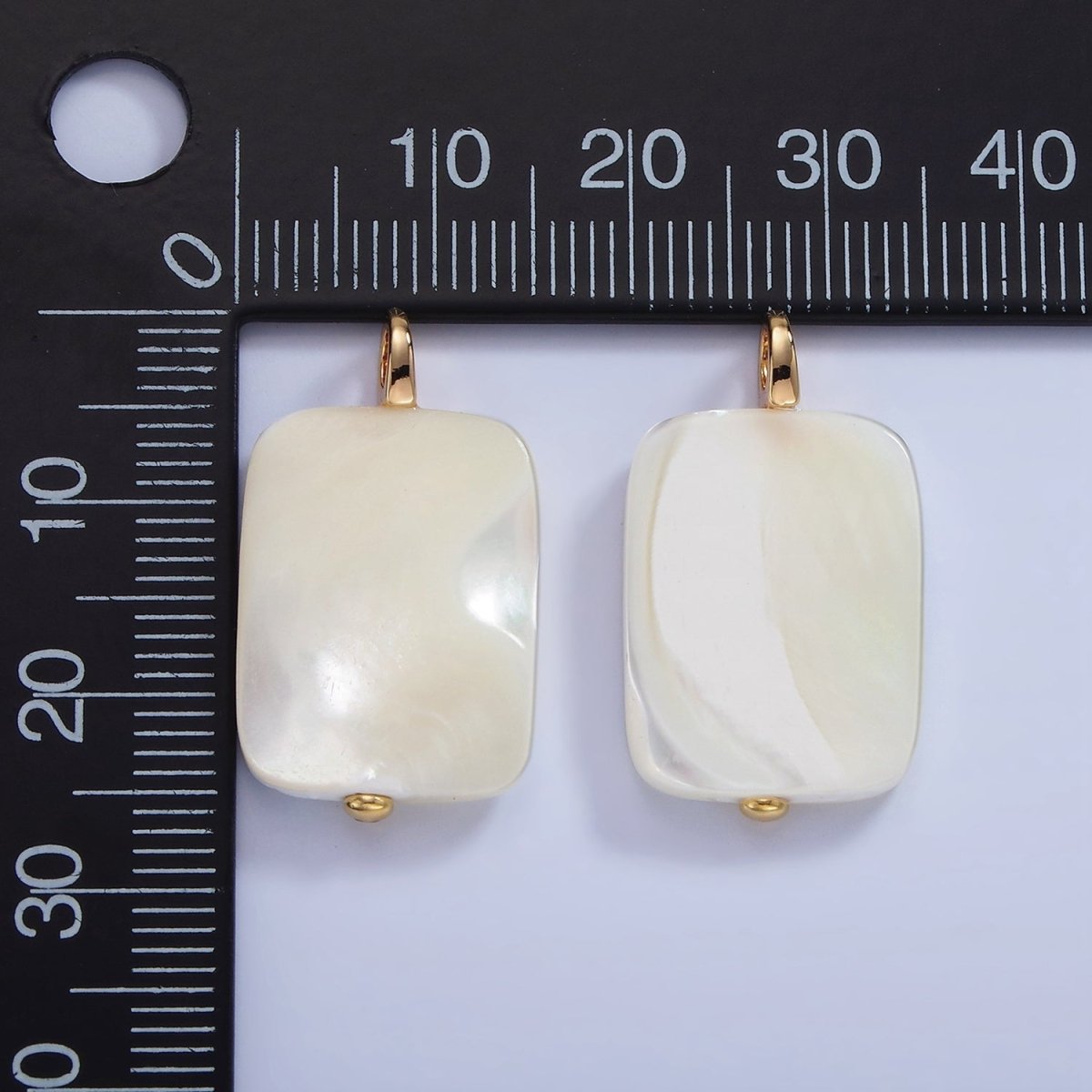 14K Gold Filled 25mm Rectangular Flat Shell Pearl Pendant | P1678 - DLUXCA