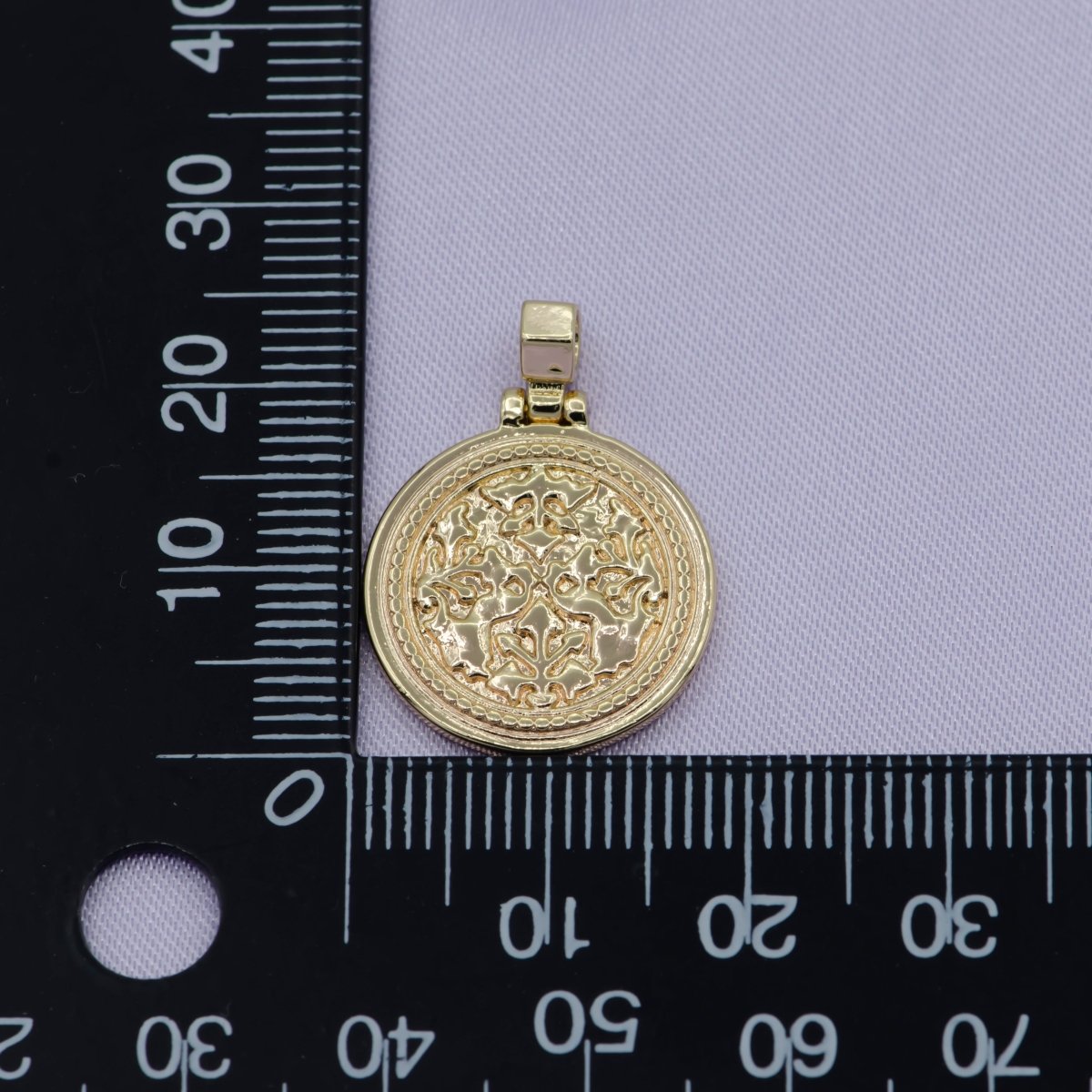 14K Gold Filled Abstract Hammered Round Pendant | I259 - DLUXCA