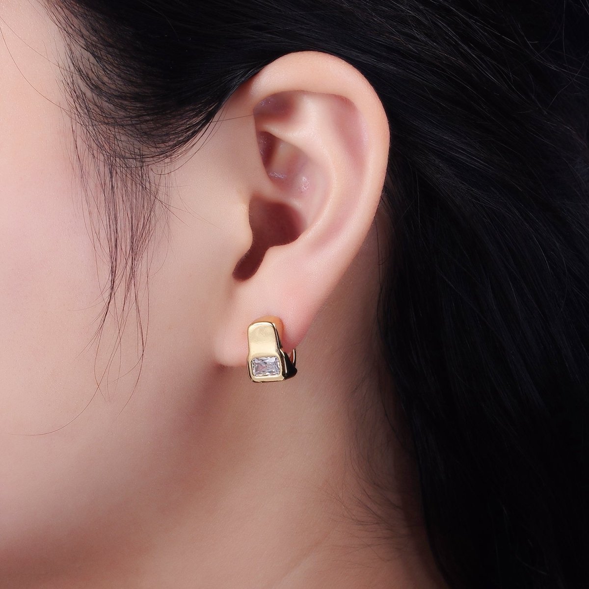 14K Gold Filled Clear Baguette Geometric Wide Rectangular Band Huggie Earrings | AE938 - DLUXCA