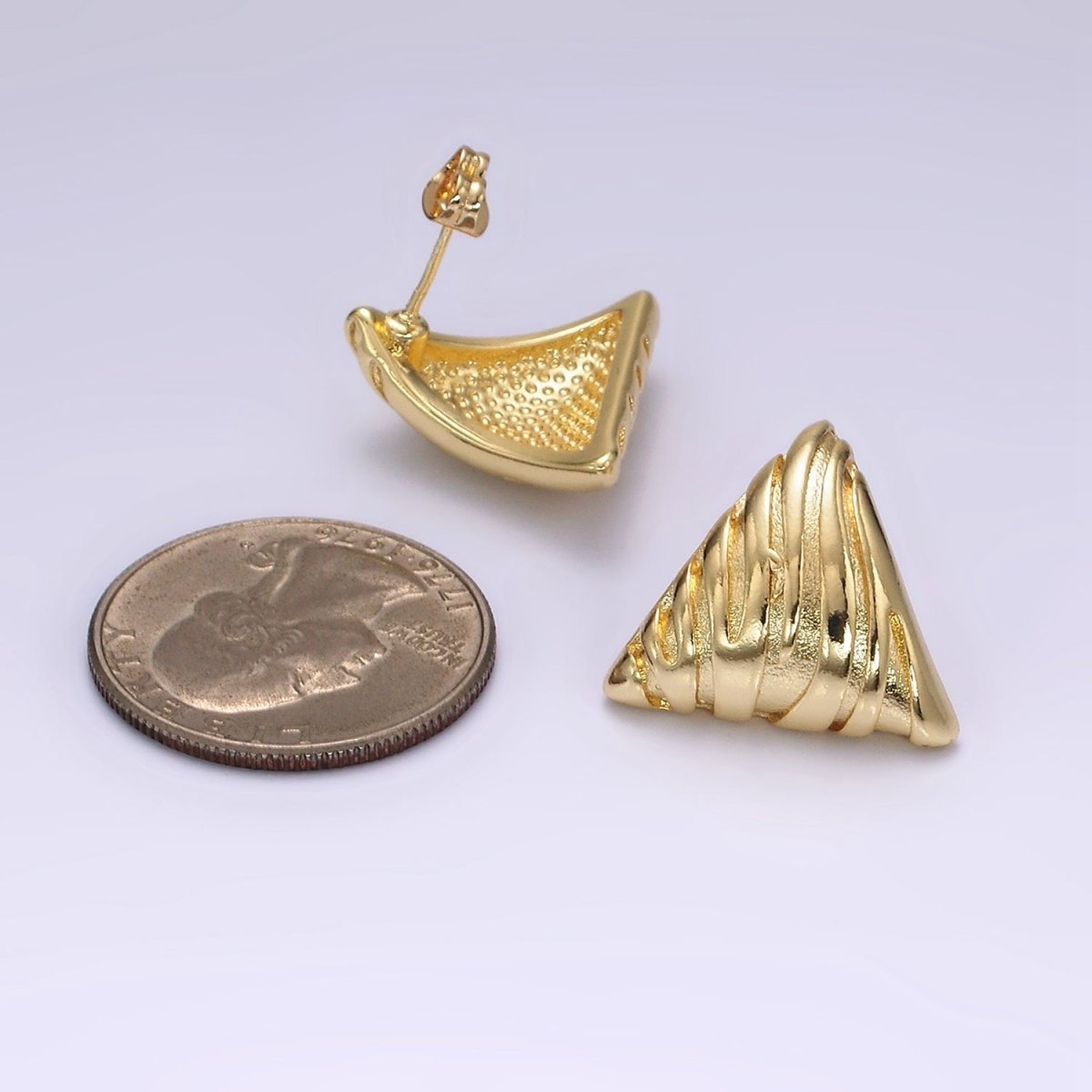 14K Gold Filled Curved Lined Textured Triangle Stud Earrings | V463 - DLUXCA