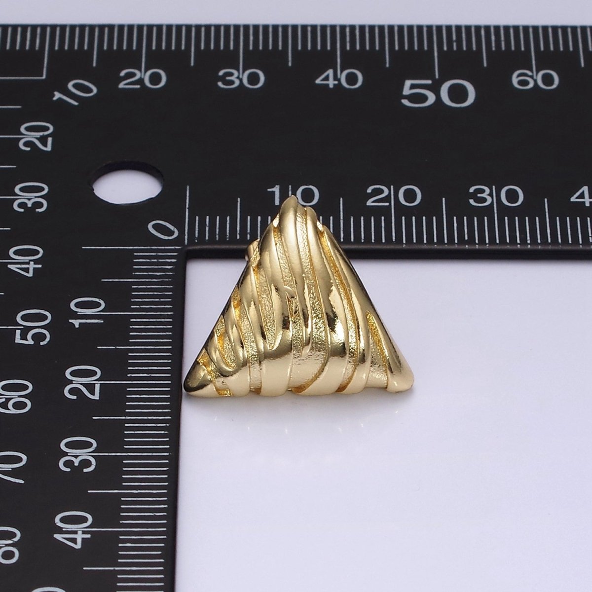 14K Gold Filled Curved Lined Textured Triangle Stud Earrings | V463 - DLUXCA