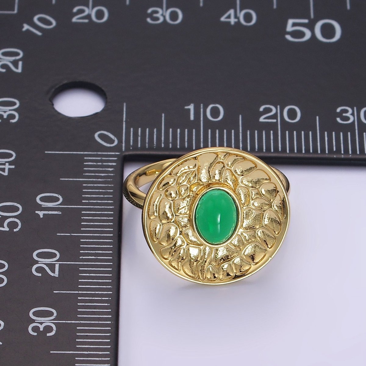 14K Gold Filled Green Prehnite Oval Abstract Hammered Round Ring | O1345 - DLUXCA