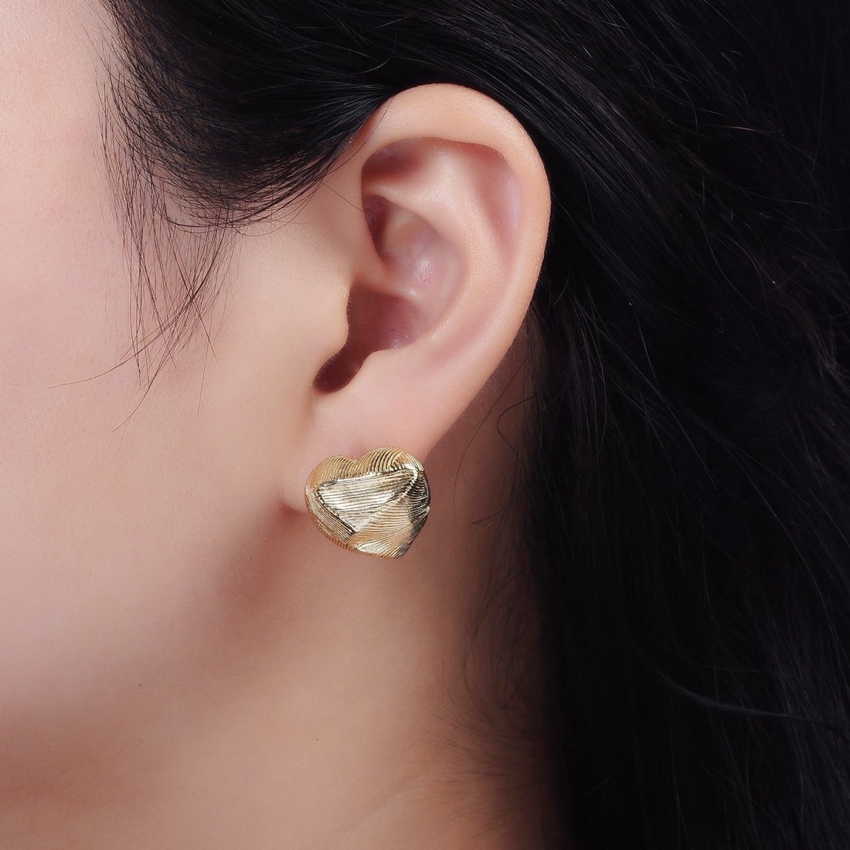 14K Gold Filled Lined Geometric Heart Dome C-Shaped Hoop Earrings | V458 - DLUXCA