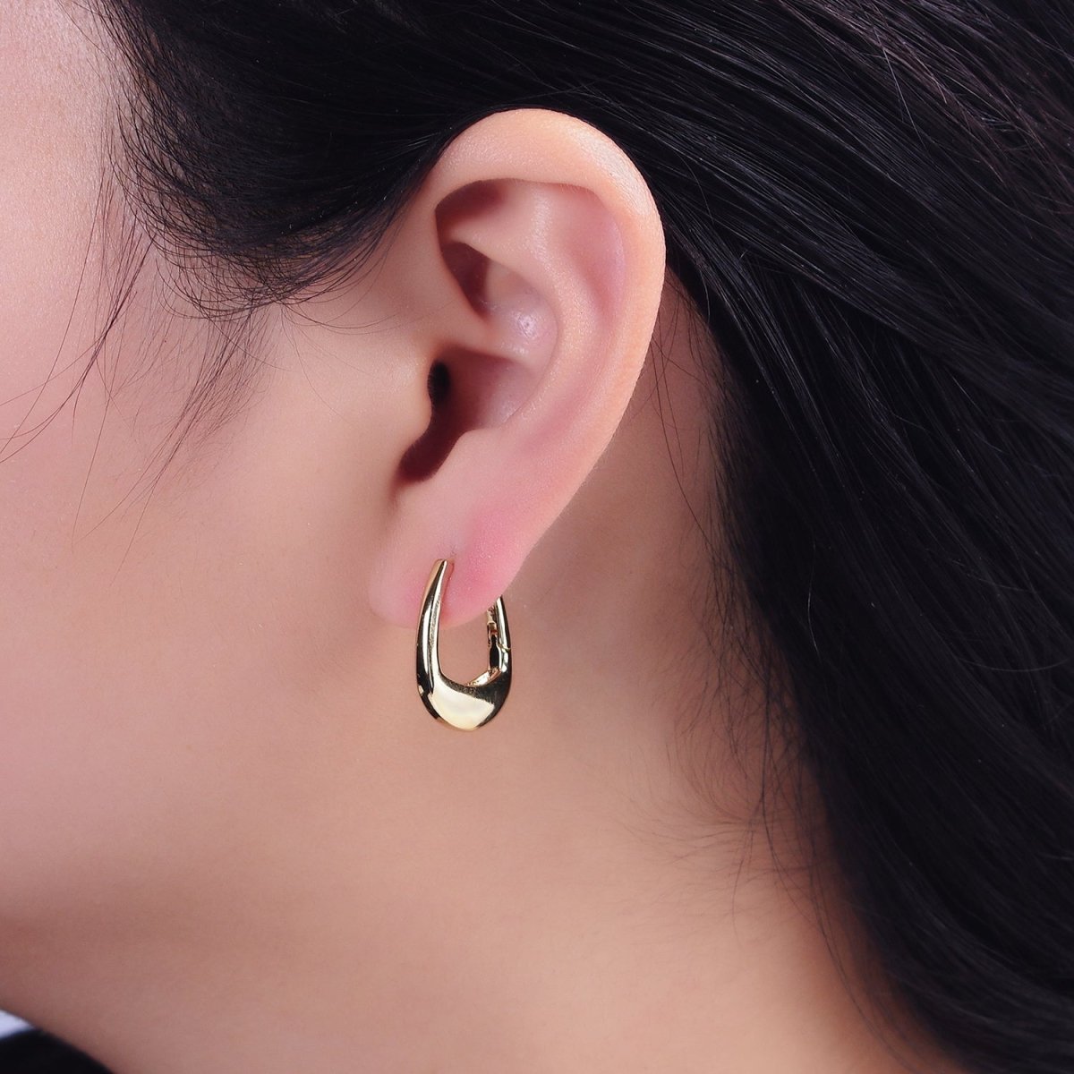14K Gold Filled Oblong Thin Dome Geometric Hoop Earrings | AE590 - DLUXCA
