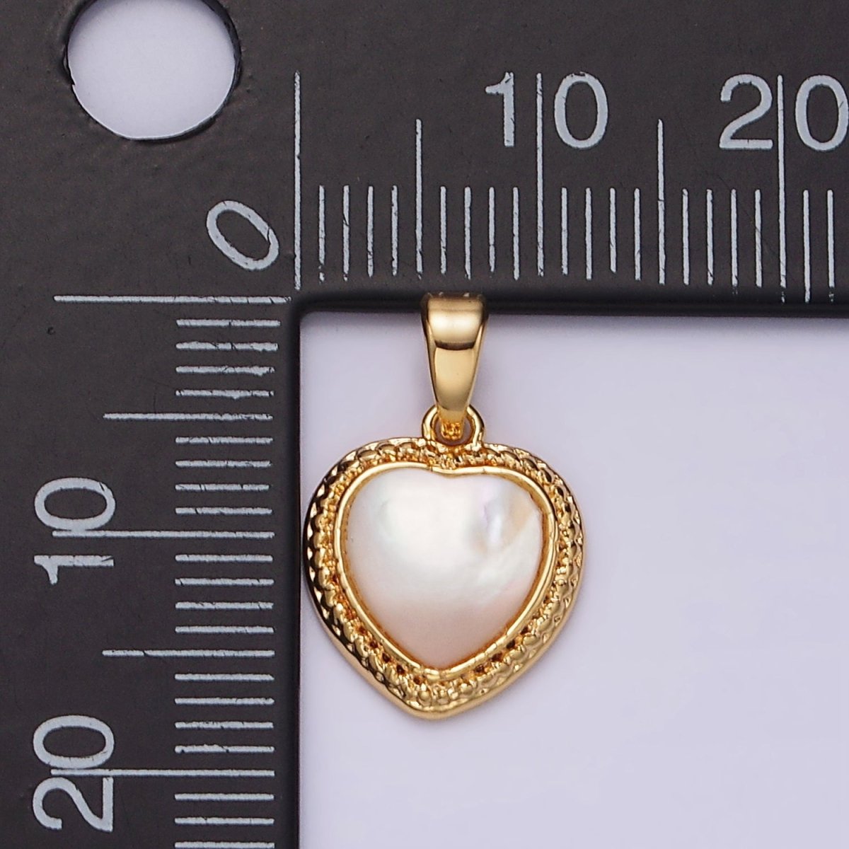 14K Gold Filled Shell Pearl Braided Bezel Heart Pendant | N1798 - DLUXCA