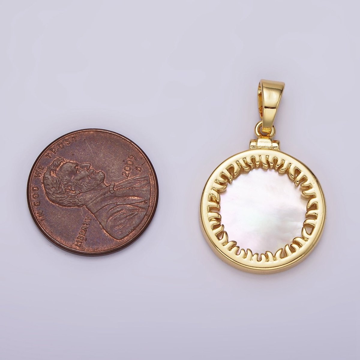 14K Gold Filled Shell Pearl Ray Bezel Pendant | AH033 - DLUXCA