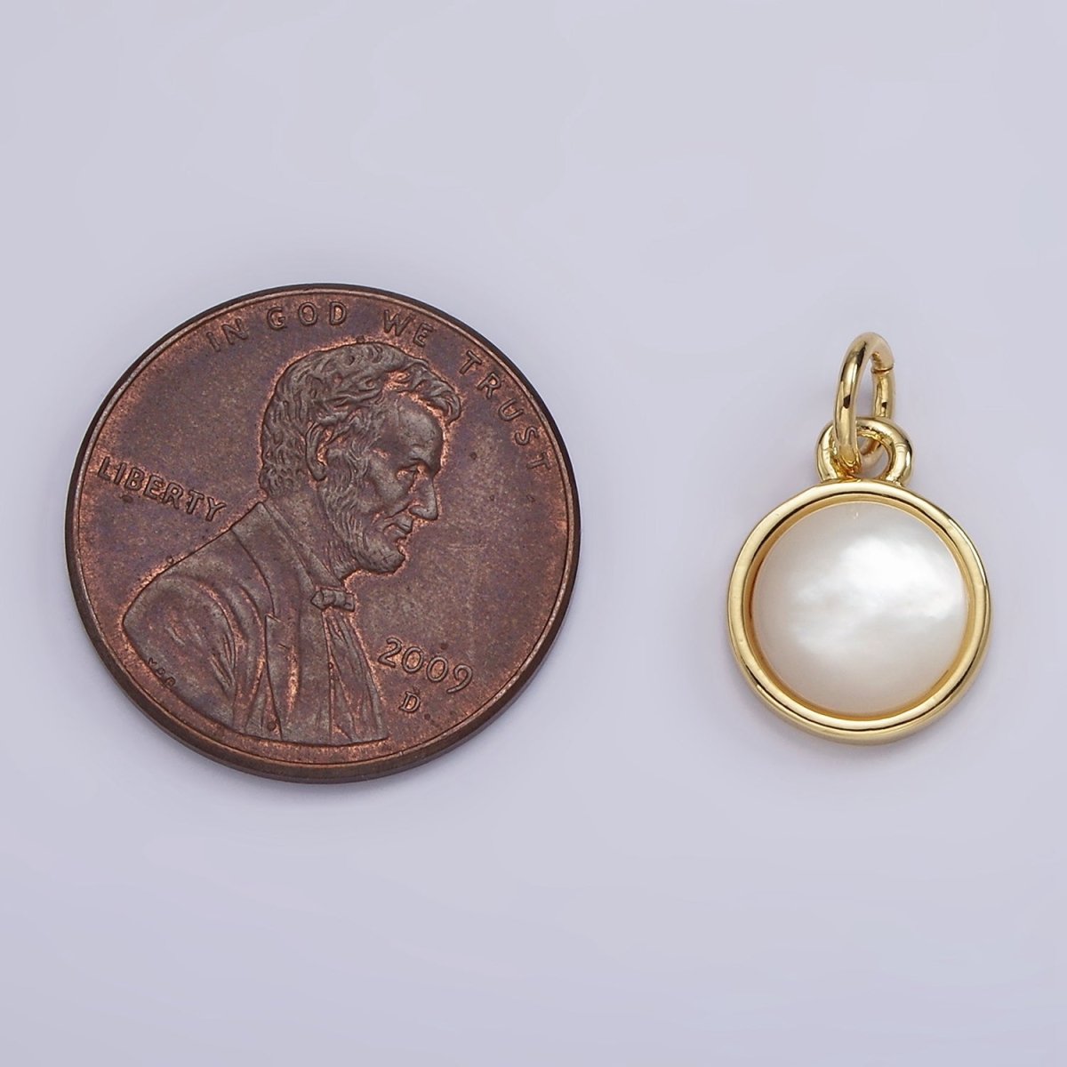 14K Gold Filled Shell Pearl Round Bezel Charm | AG544 - DLUXCA