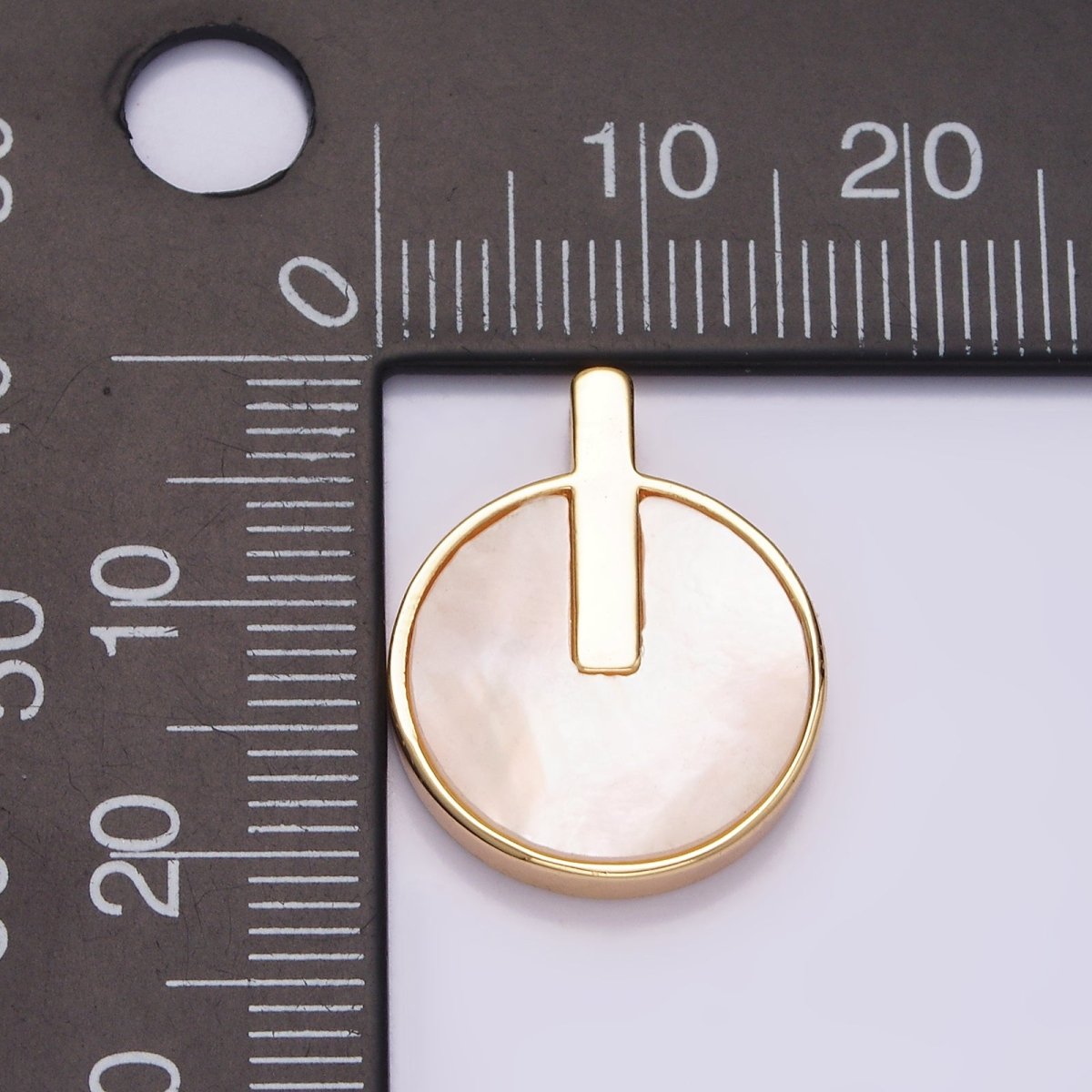 16K Gold Filled 20.5mm Bar Lined Shell Pearl Round Minimalist Bezel Pendant | AA679 - DLUXCA