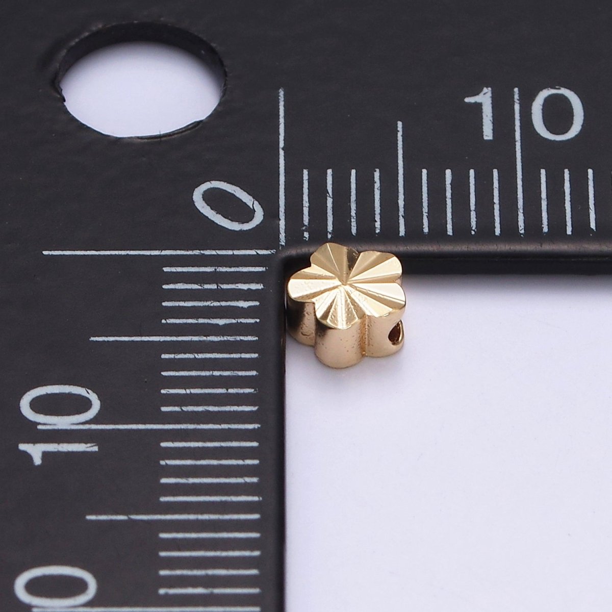 16K Gold Filled 5mm Sunburst Flower Bead | B-839 - DLUXCA