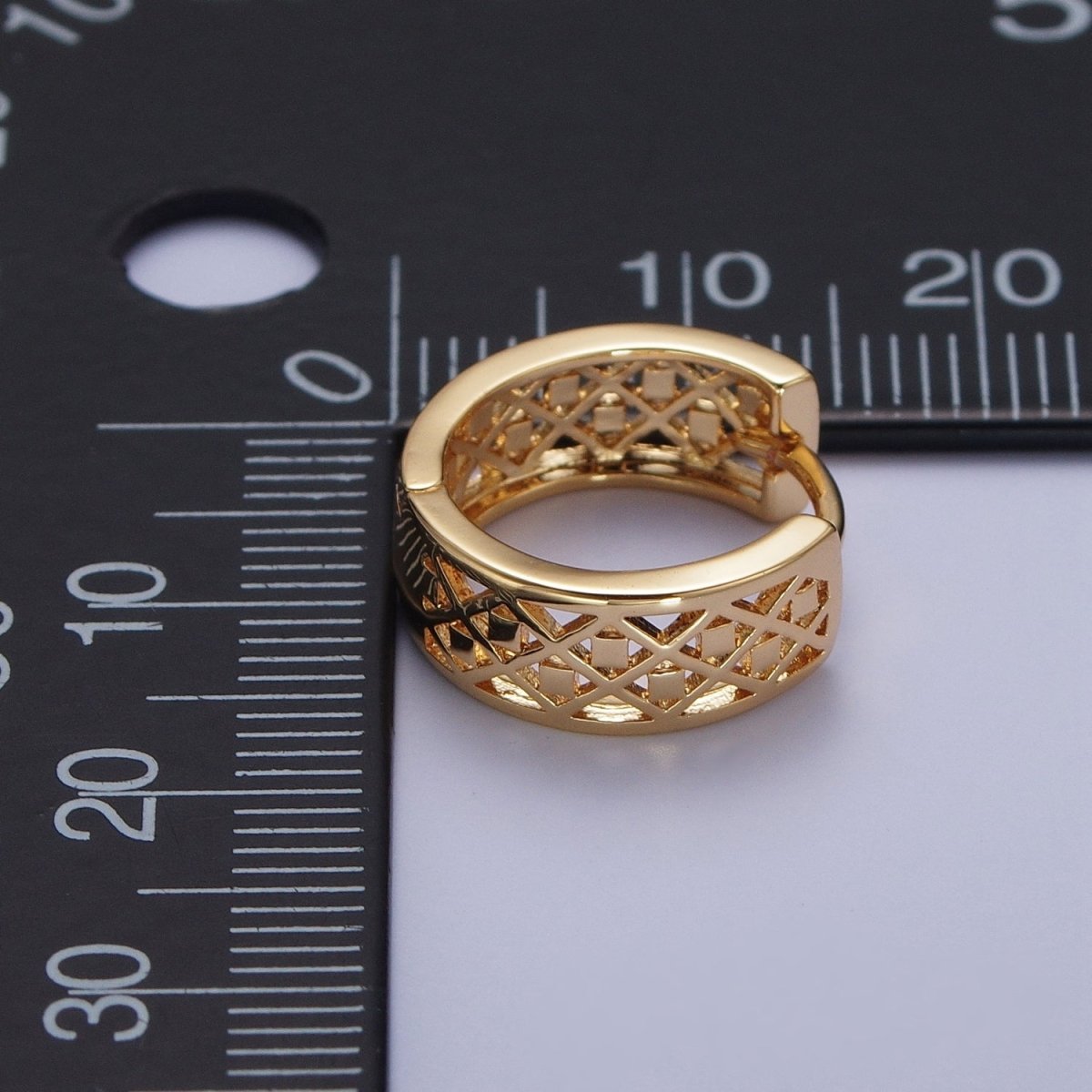 16K Gold Filled Filigree Rhombus Textured Wide Band 15mm Huggie Hoops Earrings | X-845 - DLUXCA