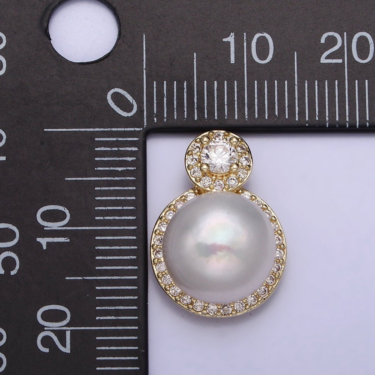 16K Gold Filled White Pearl Round Micro Paved CZ Pendant | AA412 - DLUXCA