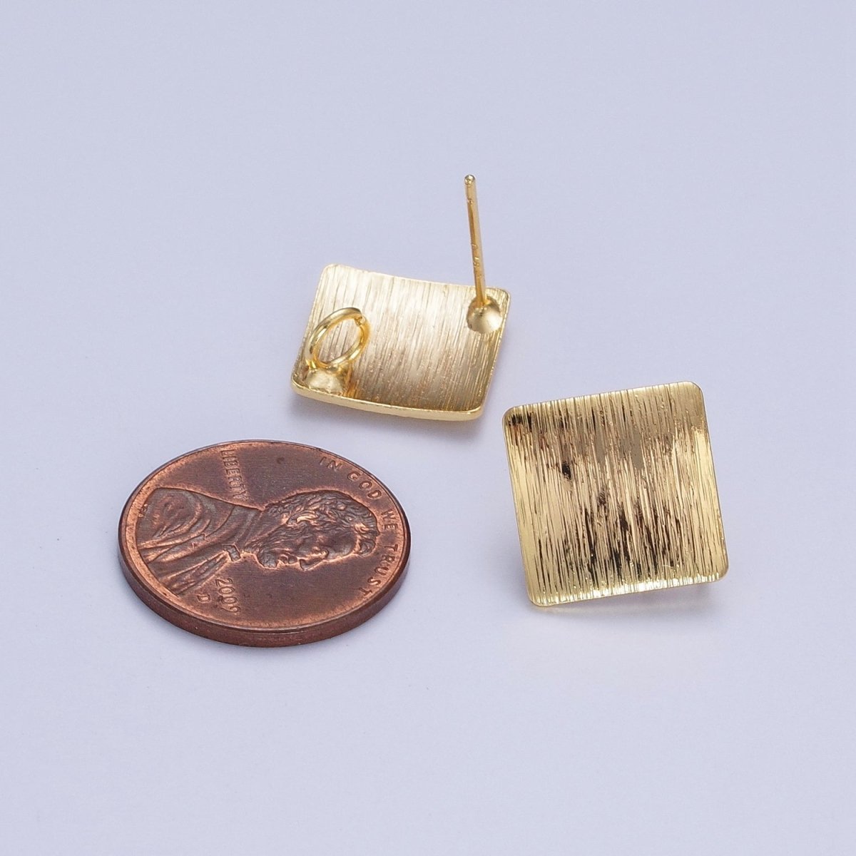 17.5mm Line-Textured Rhombus Stud Open Loop Gold Earrings Supply | Z081 - DLUXCA