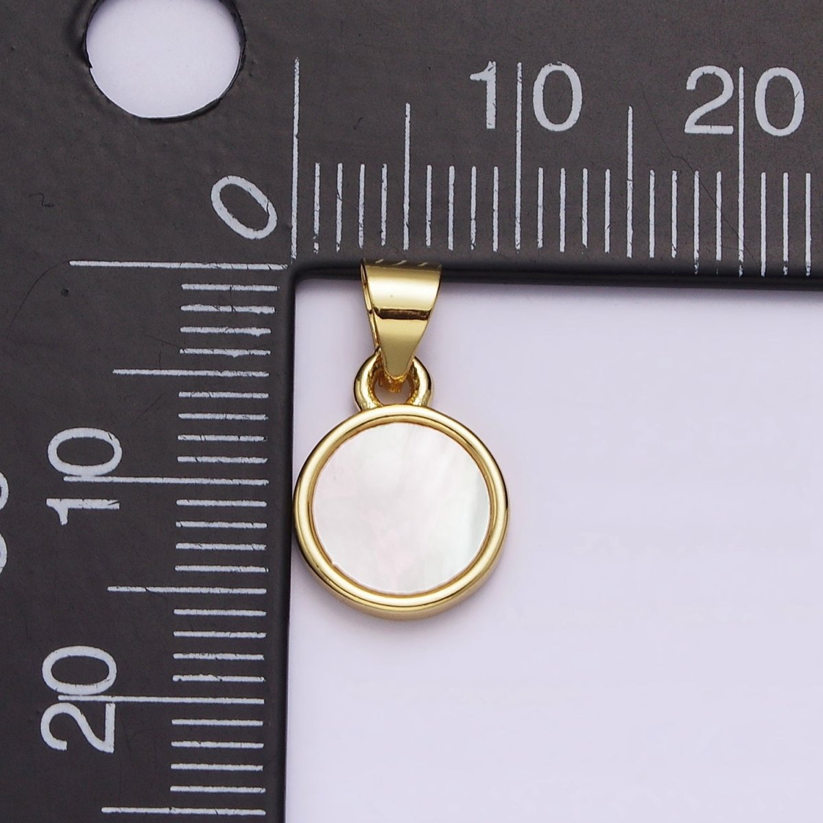18K Gold Filled 16.5mm White Shell Pearl Round Circle Pendant | AA555 - DLUXCA