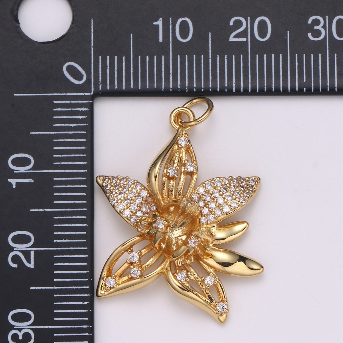 18K Gold Filled Crystal Flower Charm E-207 - DLUXCA