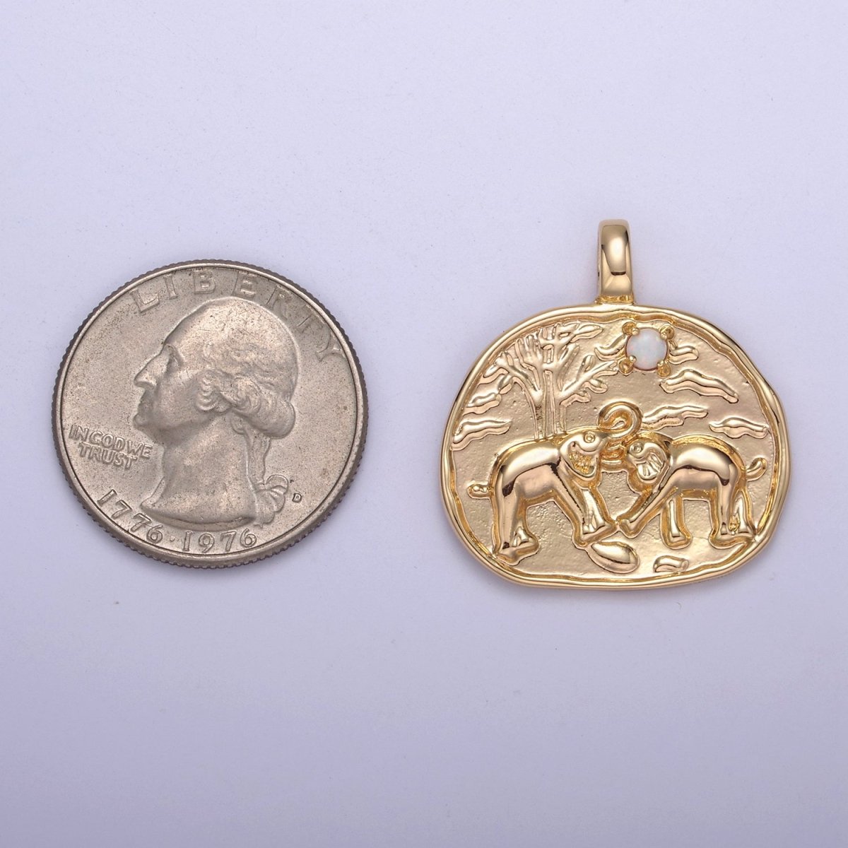 18k Gold Filled Elephant Wild Animal Safari Zoo Medallion Pendant H-418 - DLUXCA