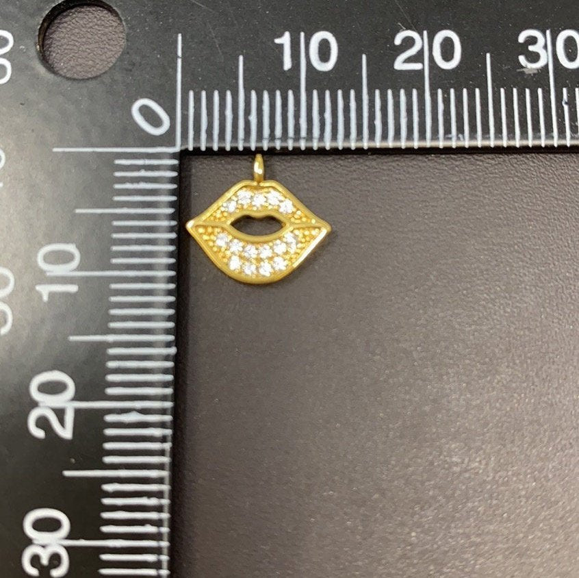 18K Gold Filled Tiny Lip Kiss Cubic Zirconia Pendant Charm C-024 - DLUXCA