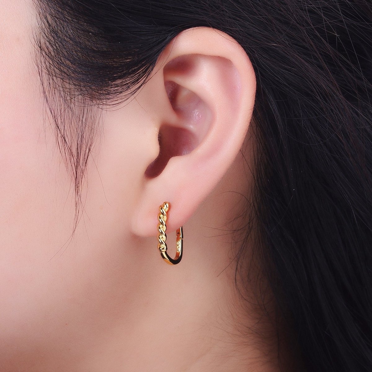 19mm Twisted Rope U-Shaped Oblong Gold Hoop Earrings | AB031 - DLUXCA