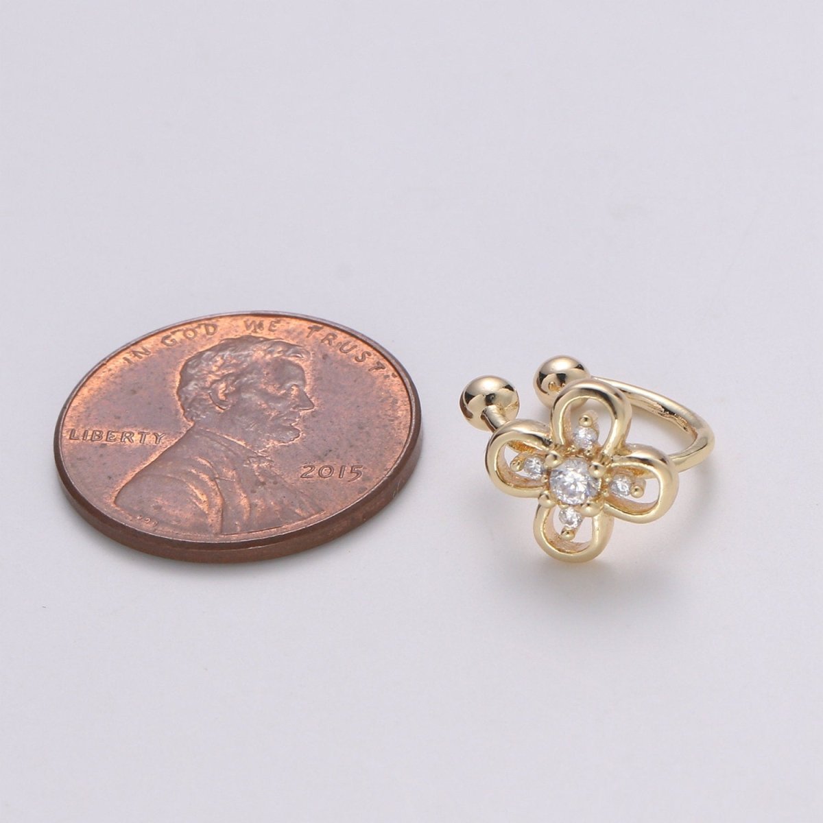 1x Dainty Flower Earcuff Gold Ear cuff cartilage earring no piercing, gold ear cuff, fake piercing, Clover earcuff, Floral ear cuff wrap, AI-082. - DLUXCA