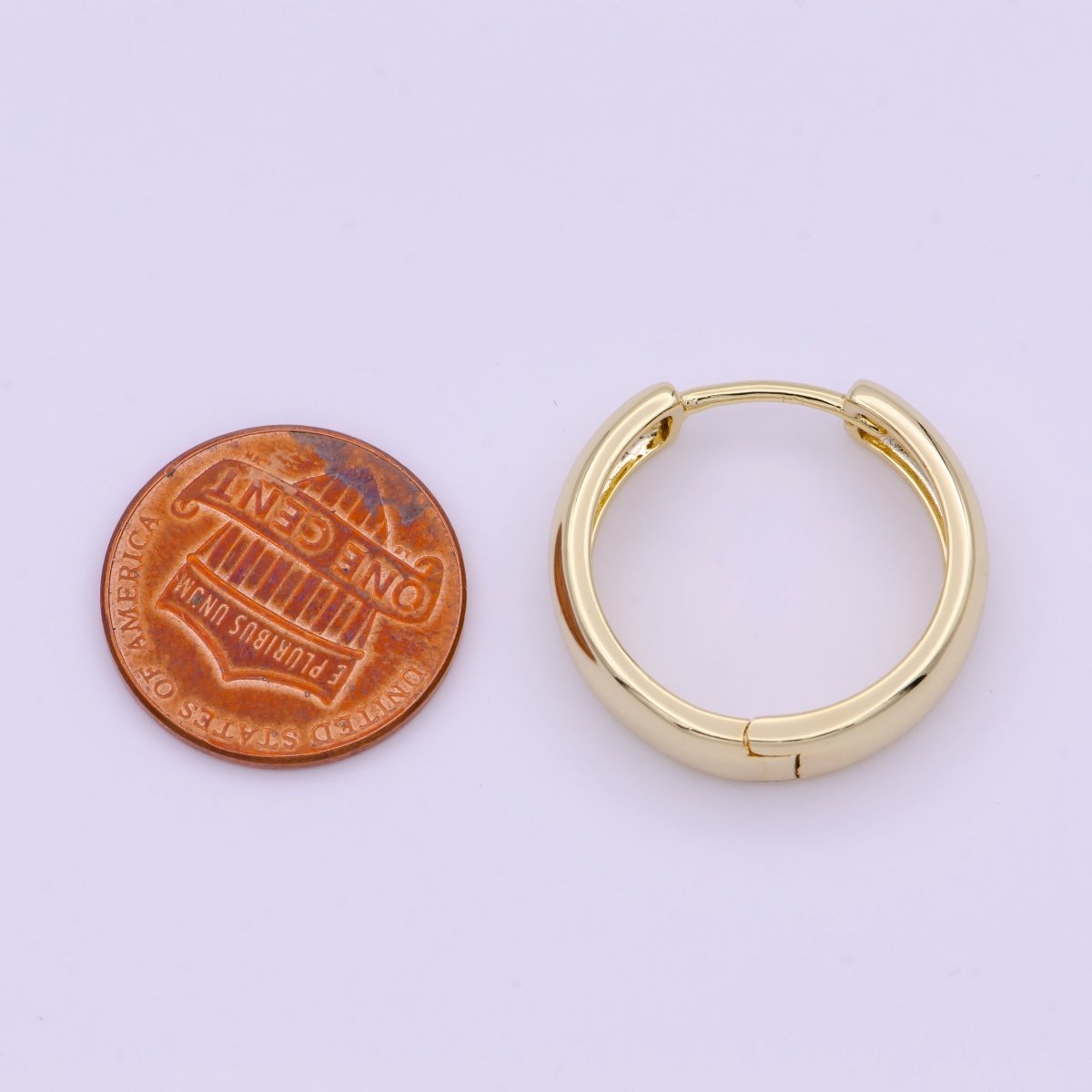 22mm Minimalist Gold Huggie Hoop Earrings | Y-167 - DLUXCA