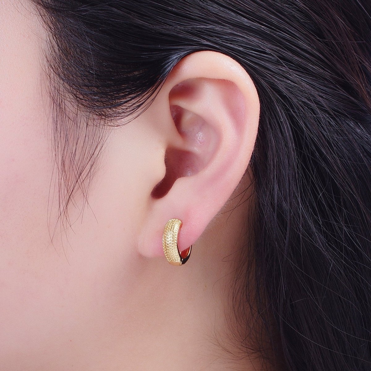 24K Gold Filled 14mm Textured Beaded Huggie Hoop Earrings T-186 - DLUXCA