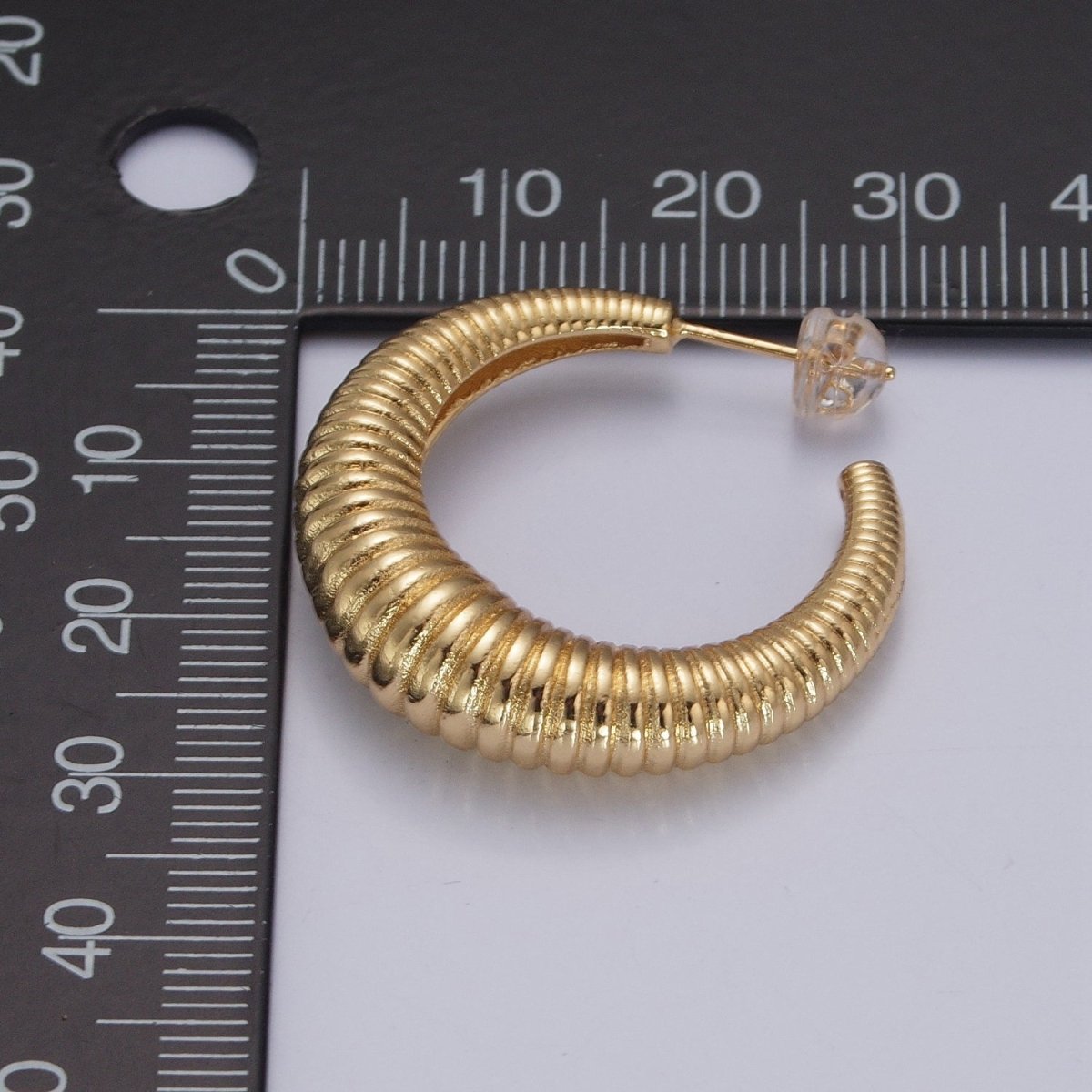 24K Gold Filled 30mm Croissant C-Shaped Hoop Earrings in Gold & Silver | P300 P301 - DLUXCA