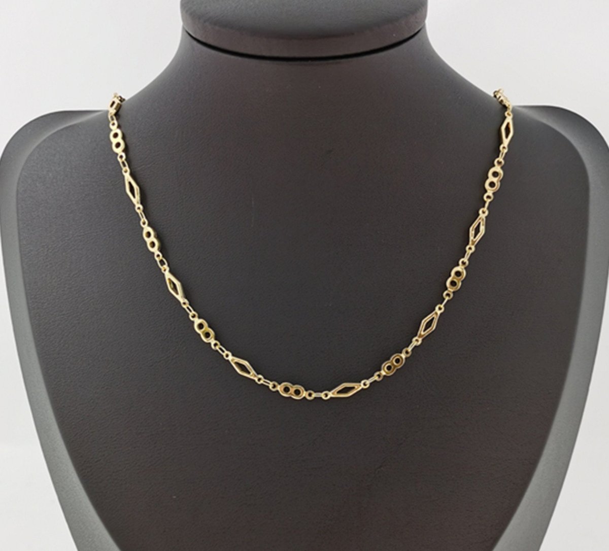 24K Gold Filled Figure 8 Chain by Yard, Gold Filled FIGURE 8 Chain by Yard, Wholesale Bulk Roll Chain for Jewelry Making, Size 11.5x3.5mm, DESIGNED Chain | ROLL-175 Clearance Pricing - DLUXCA