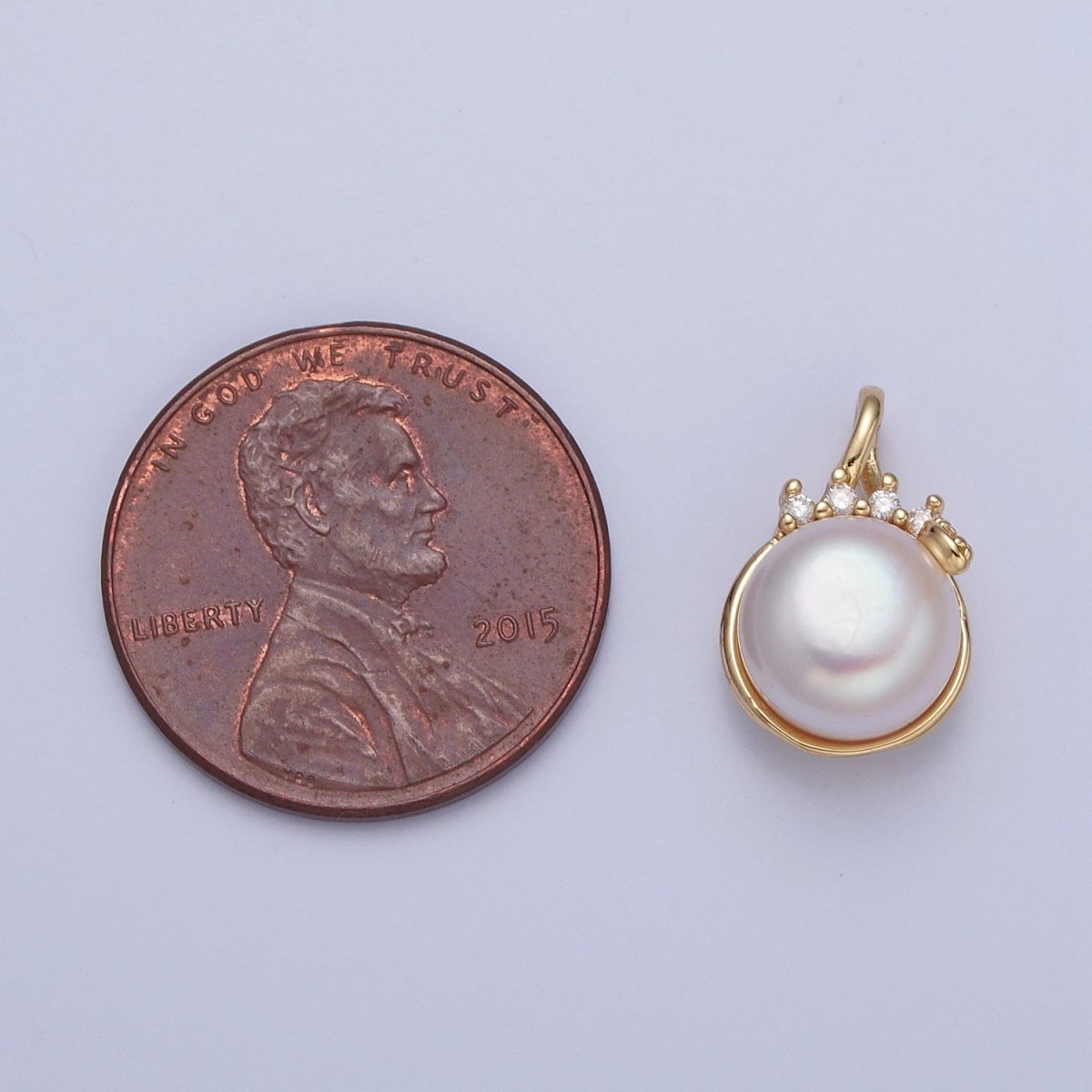 24K Gold Filled Round White Shell Pearl Crown Charm For Necklace Making H-686 - DLUXCA