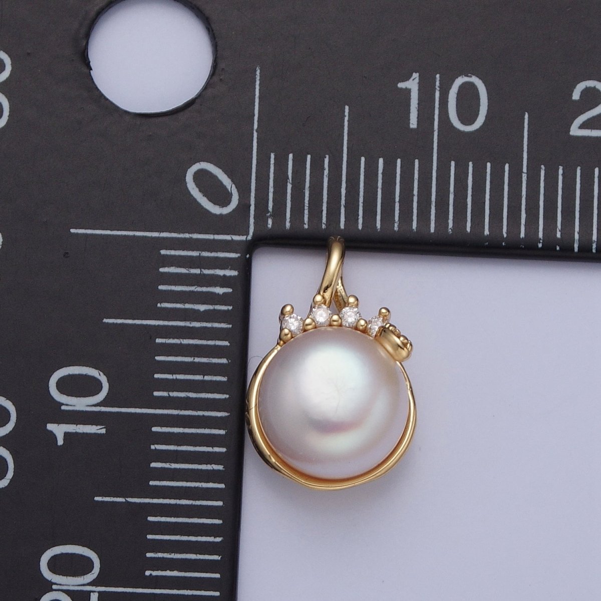 24K Gold Filled Round White Shell Pearl Crown Charm For Necklace Making H-686 - DLUXCA