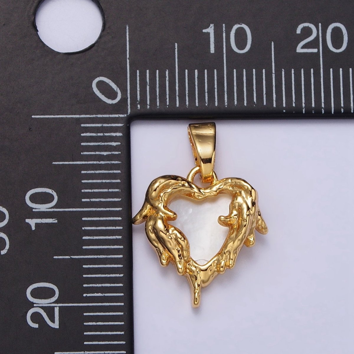 24K Gold Filled Shell Pearl Gold Molten Drip Heart Pendant | AA109 - DLUXCA