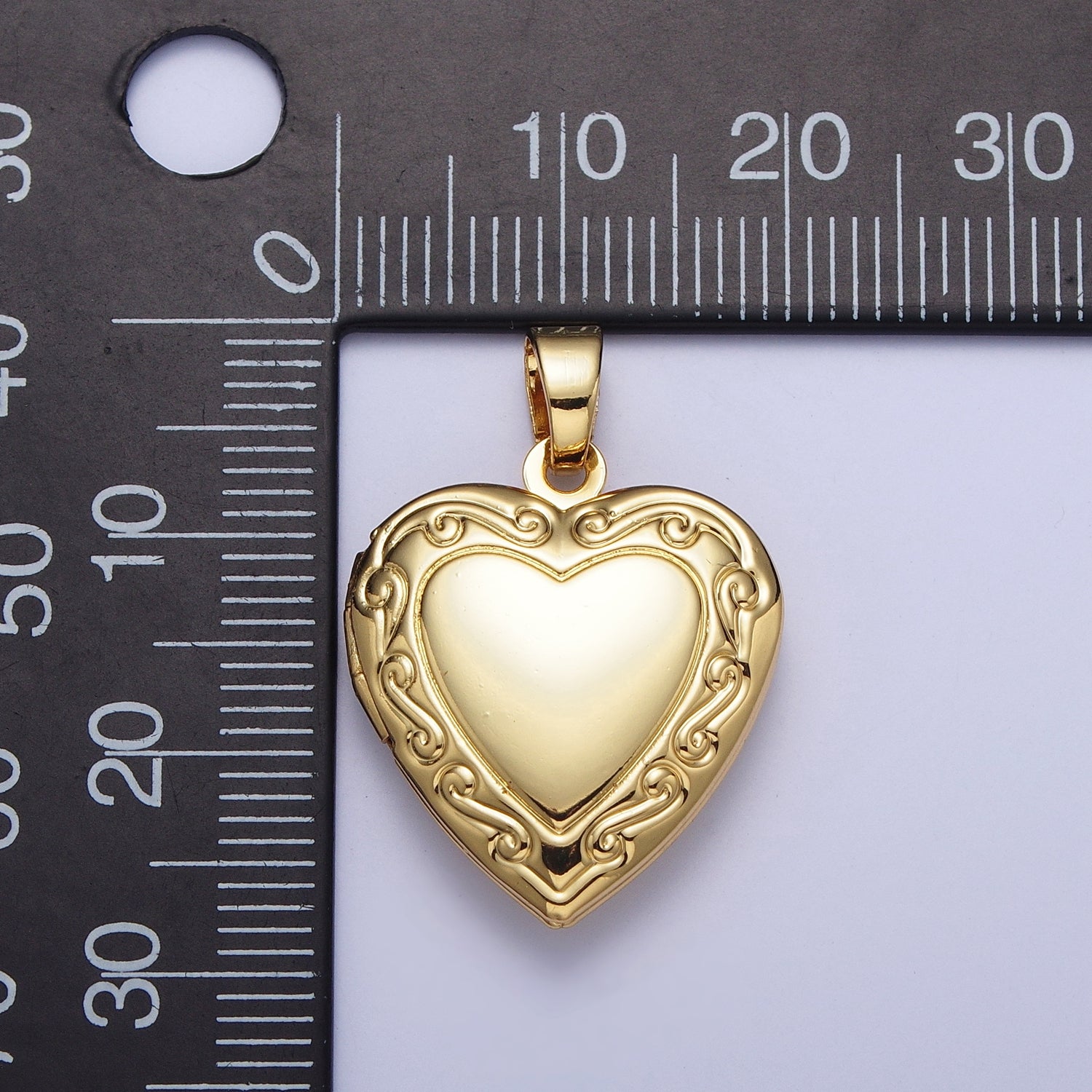 Gold Engraved Decorative Cravings Heart Love Locket Pendant For Valentines Romantic Jewelry | X678 - DLUXCA