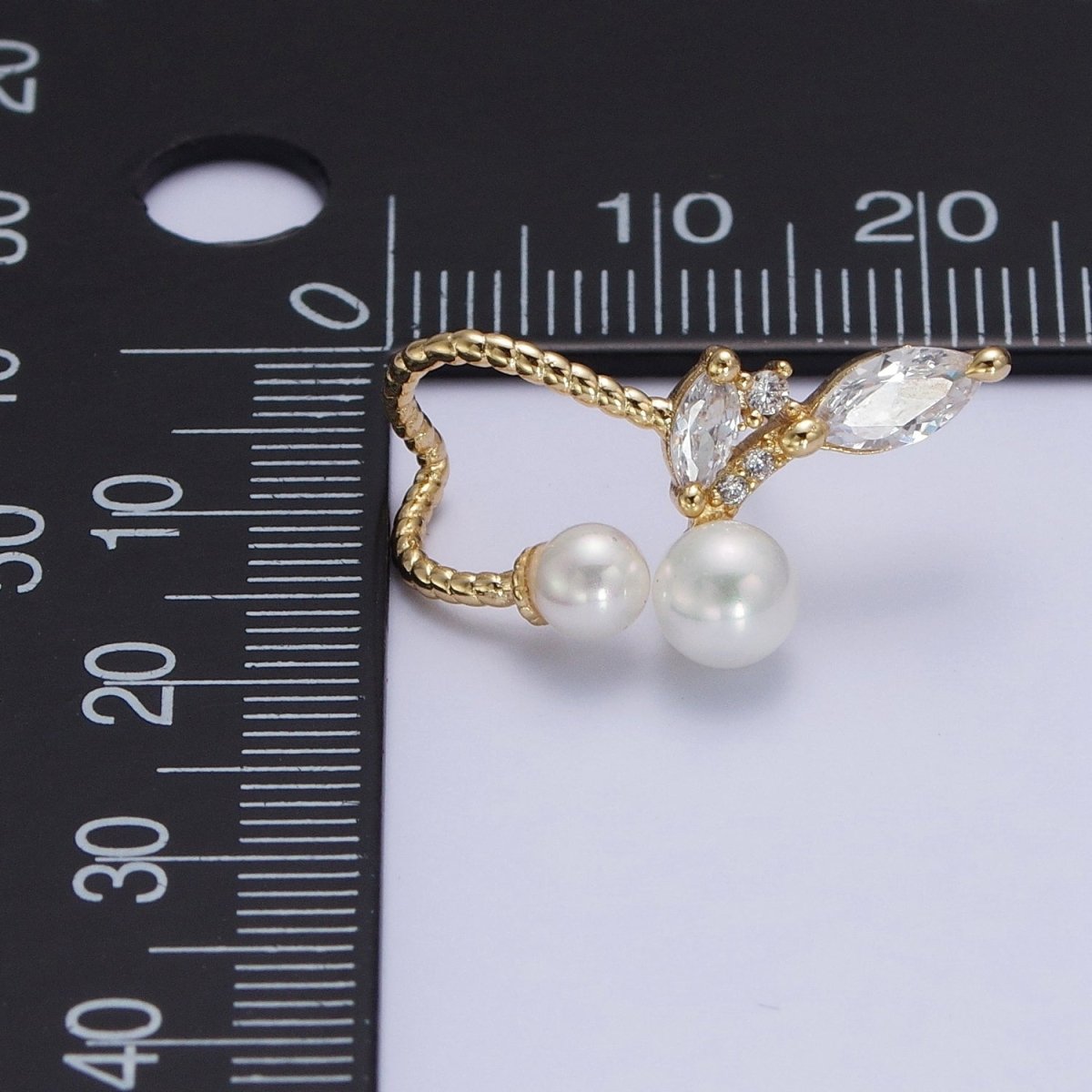 Abstract Marquise Stud Earring With Pearl for Fashion Jewelry P-251 - DLUXCA
