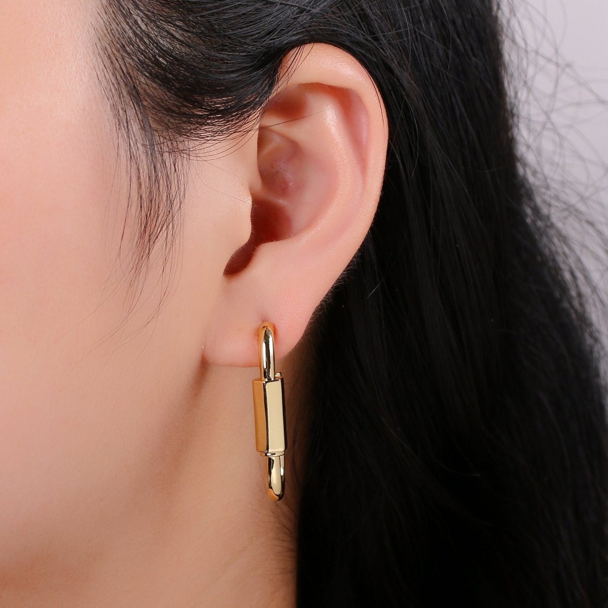 Chunky Carabiner Earrings, Thick Hoop Earrings, 14K Gold Filled Brass, Trend bold earrings, Bold gold earrings, Statement Q-279 - DLUXCA