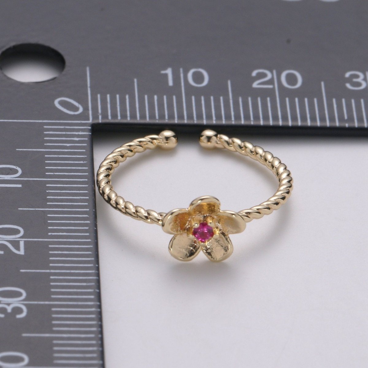 Dainty Daisy ring, Gold Mini Floral Ring, Dainty Stackable Rings, Open Adjustable Ring Crystal Daisy Flower Twisted Ring Minimalist Jewelry R-116 - DLUXCA