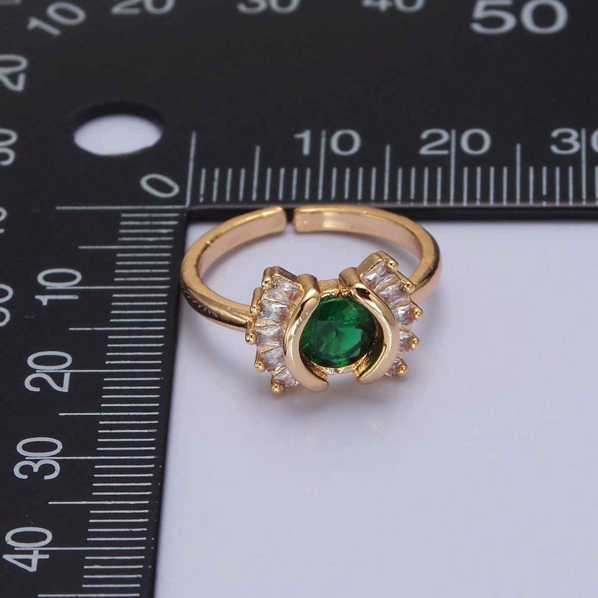 Dainty Emerald Green Stone Ring Sun Ring O-2178 - DLUXCA