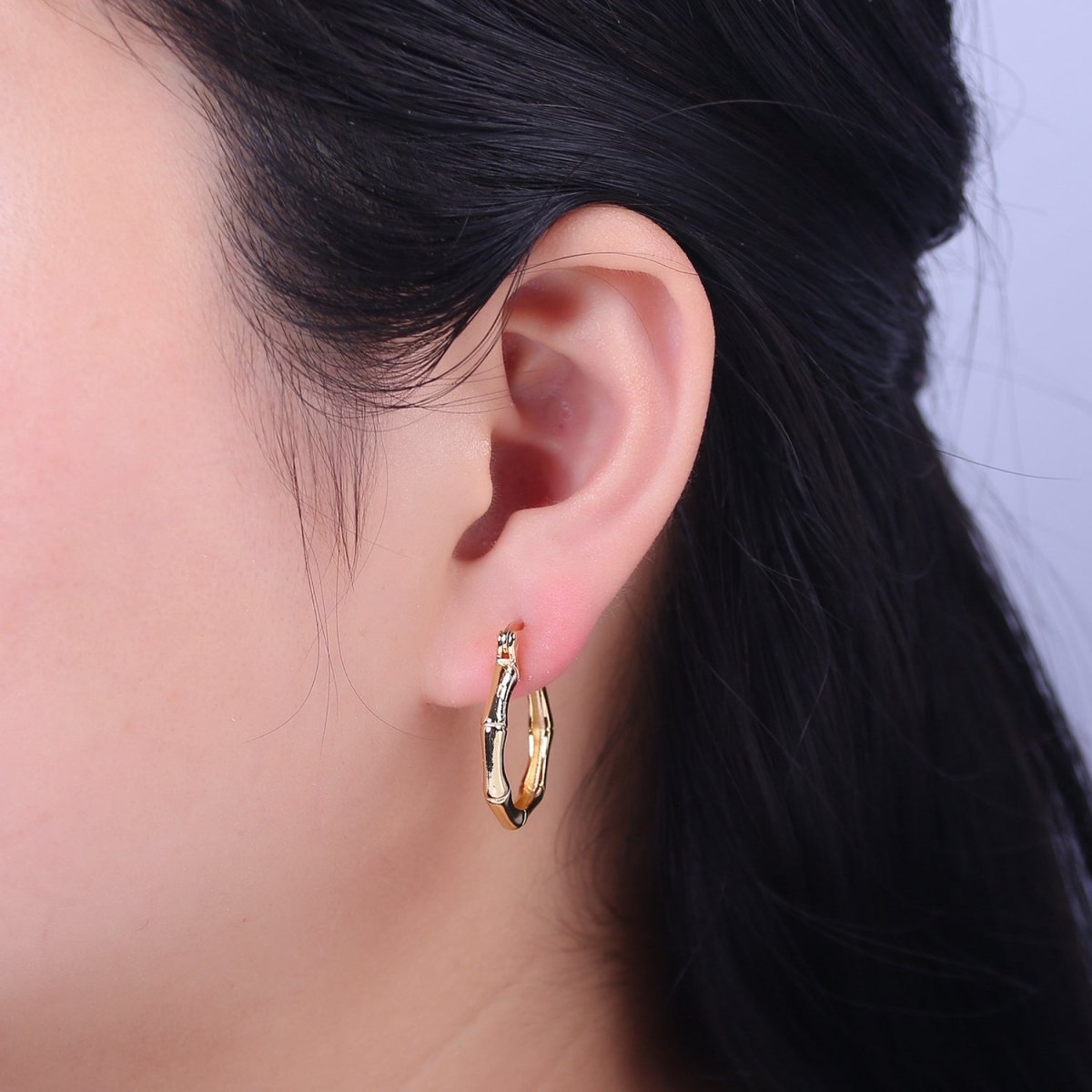 Dainty Gold Bamboo Hoop Earring 23mm Classic Minimalist Hoop V-093 - DLUXCA