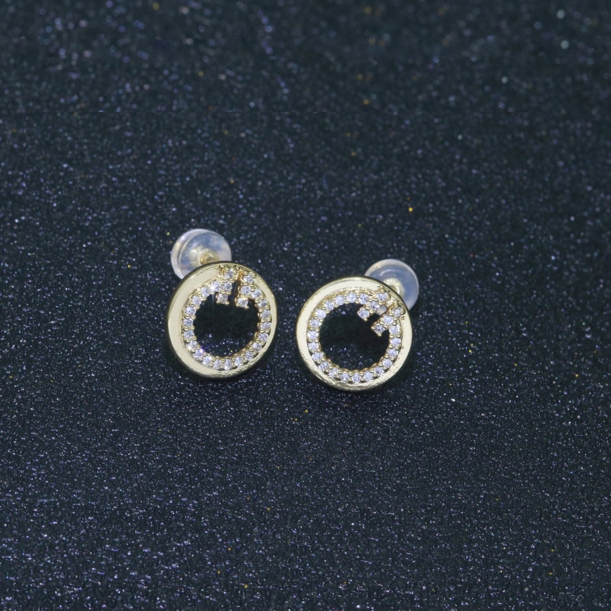 Dainty Gold Stud Earring Micro Pave Circle Stud Earring T-044 - DLUXCA