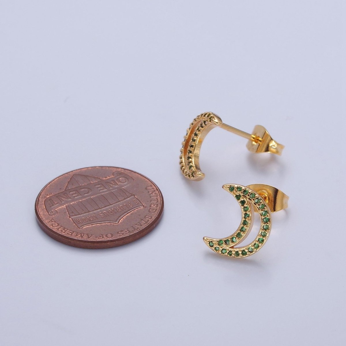 Dainty Green Pave Crescent Moon Stud Earring T-423 - DLUXCA