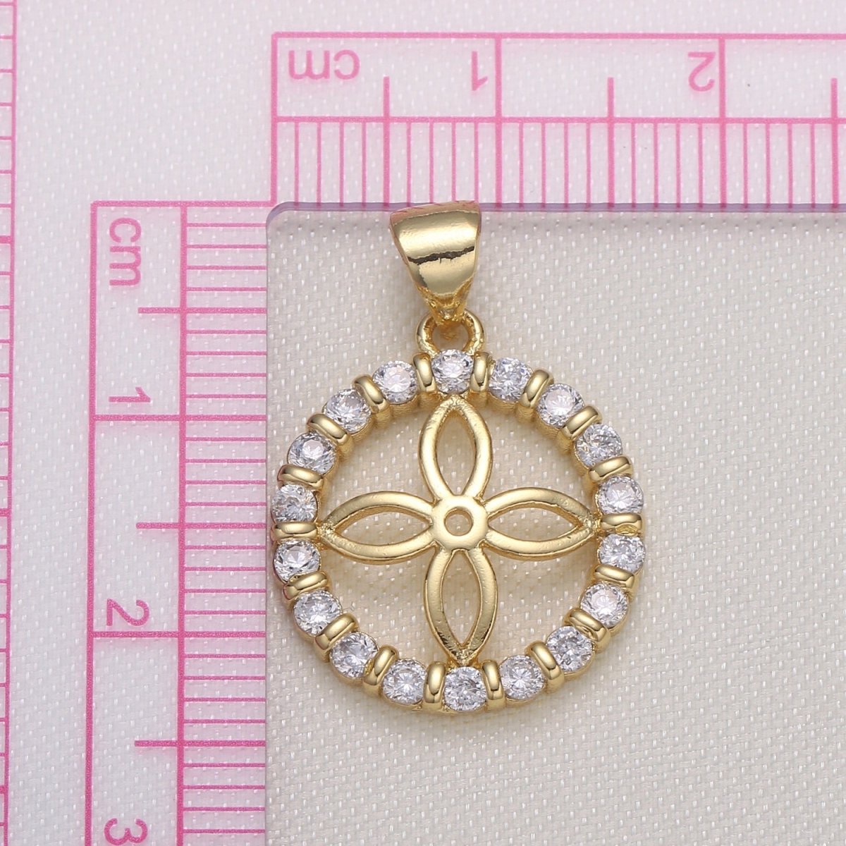 Dainty Leaf in Crystal Circle Round CZ Floral Nature Geometric Shape Charm Pendant GP-581 - DLUXCA