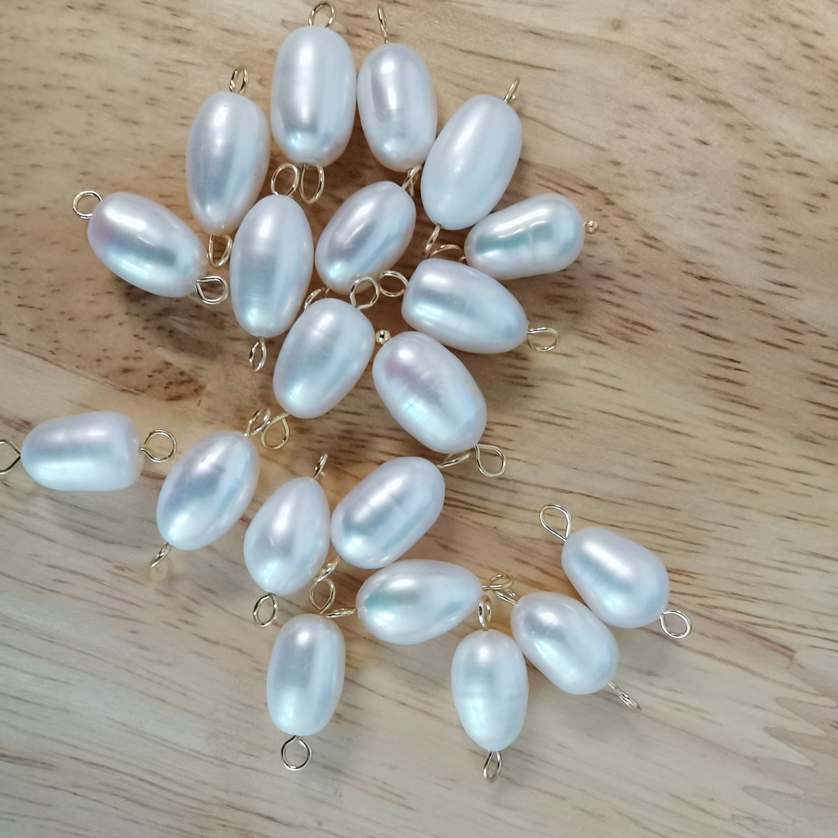 Dainty Oval Pearl Connectors - P-1798 - DLUXCA