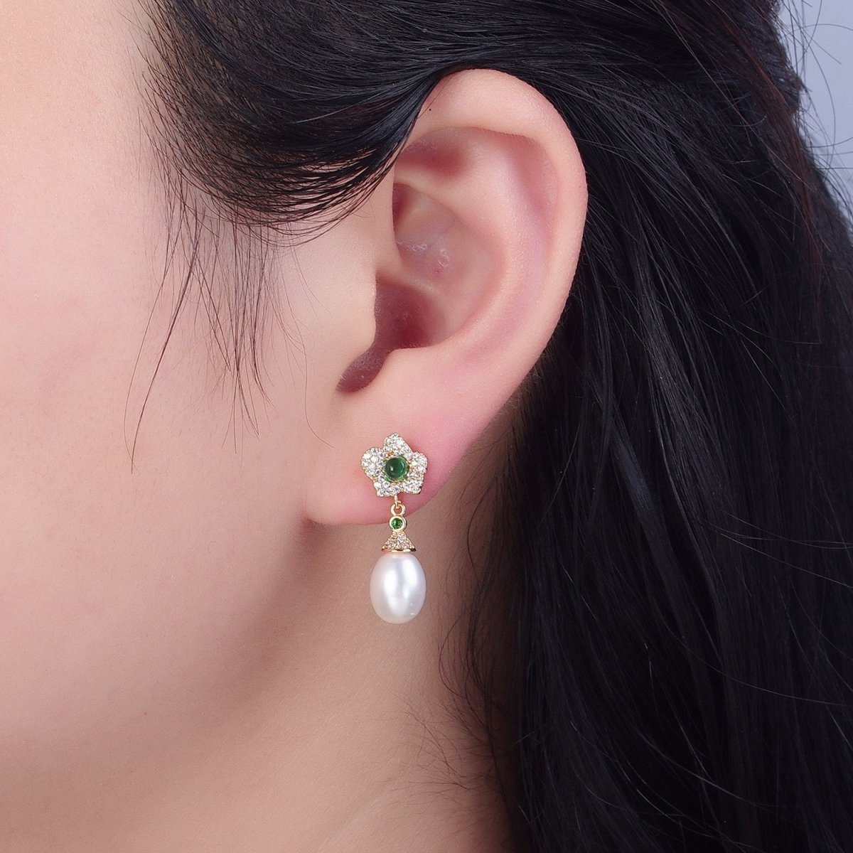 Dainty Round Pearl Stud Earring with Pave Green Flower for Wedding Jewelry T-538 - DLUXCA