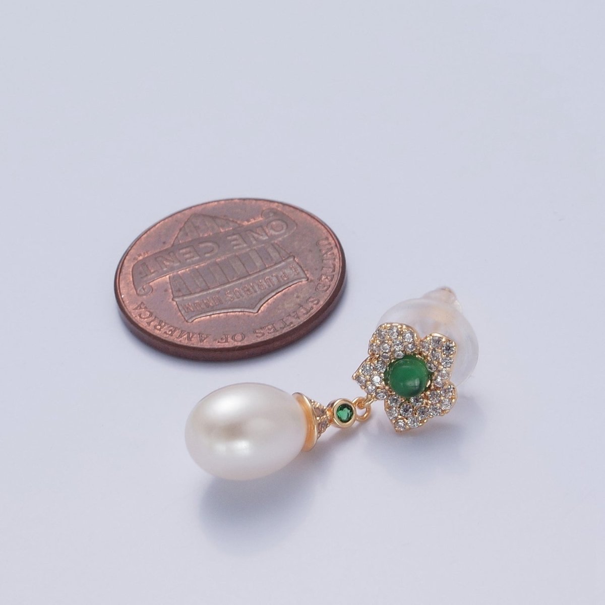 Dainty Round Pearl Stud Earring with Pave Green Flower for Wedding Jewelry T-538 - DLUXCA