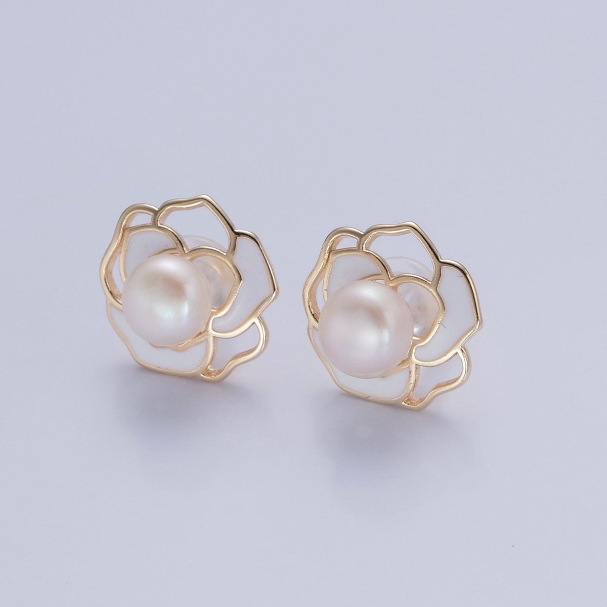 Dainty Round Pearl Stud Earring with White Enamel Flower for Wedding Jewelry T-539 - DLUXCA