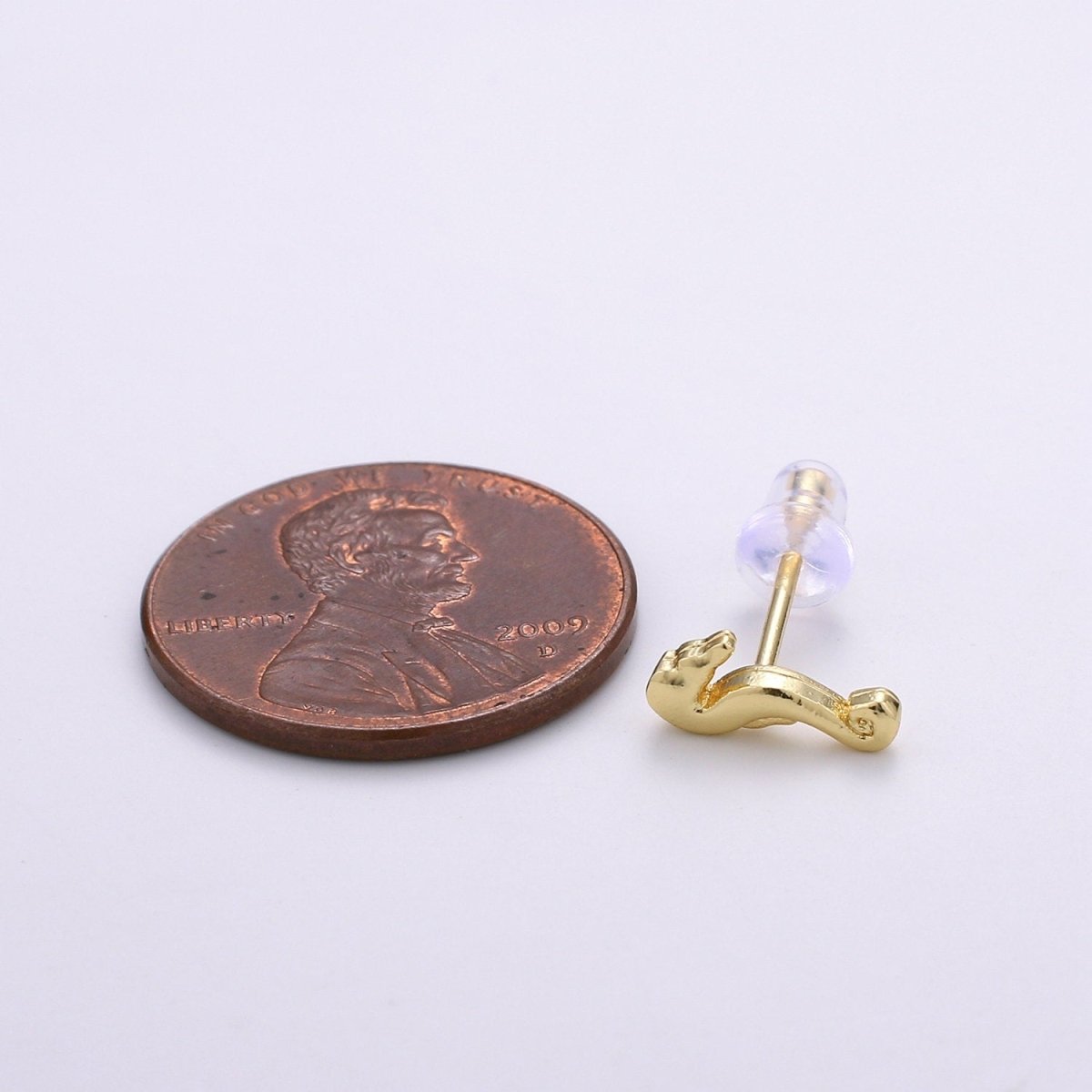 Dainty SeaHorse Stud Earring, Gold Sea Horse Earring, Dainty Fish Earrings Animal Studs Minimalist Stud Earrings Under The Sea ocean Inspire Q-294 - DLUXCA