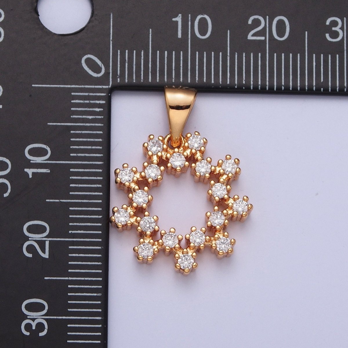 Dainty Snowflake Pendant with Cubic Zirconia X-181 - DLUXCA