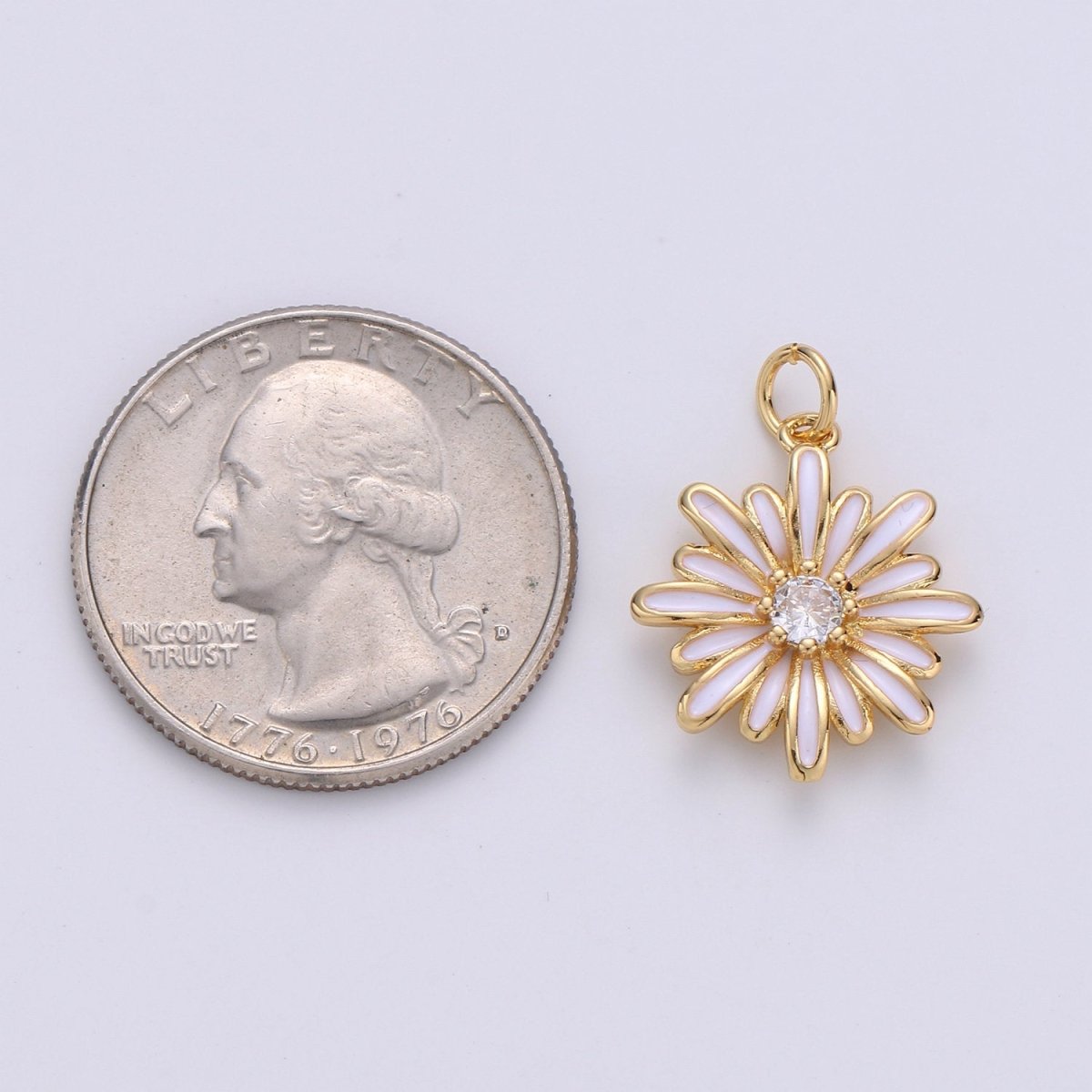 Dainty White daisy charm in Gold / Silver Plated for Jewelry Making Supply D-270 D-271 - DLUXCA